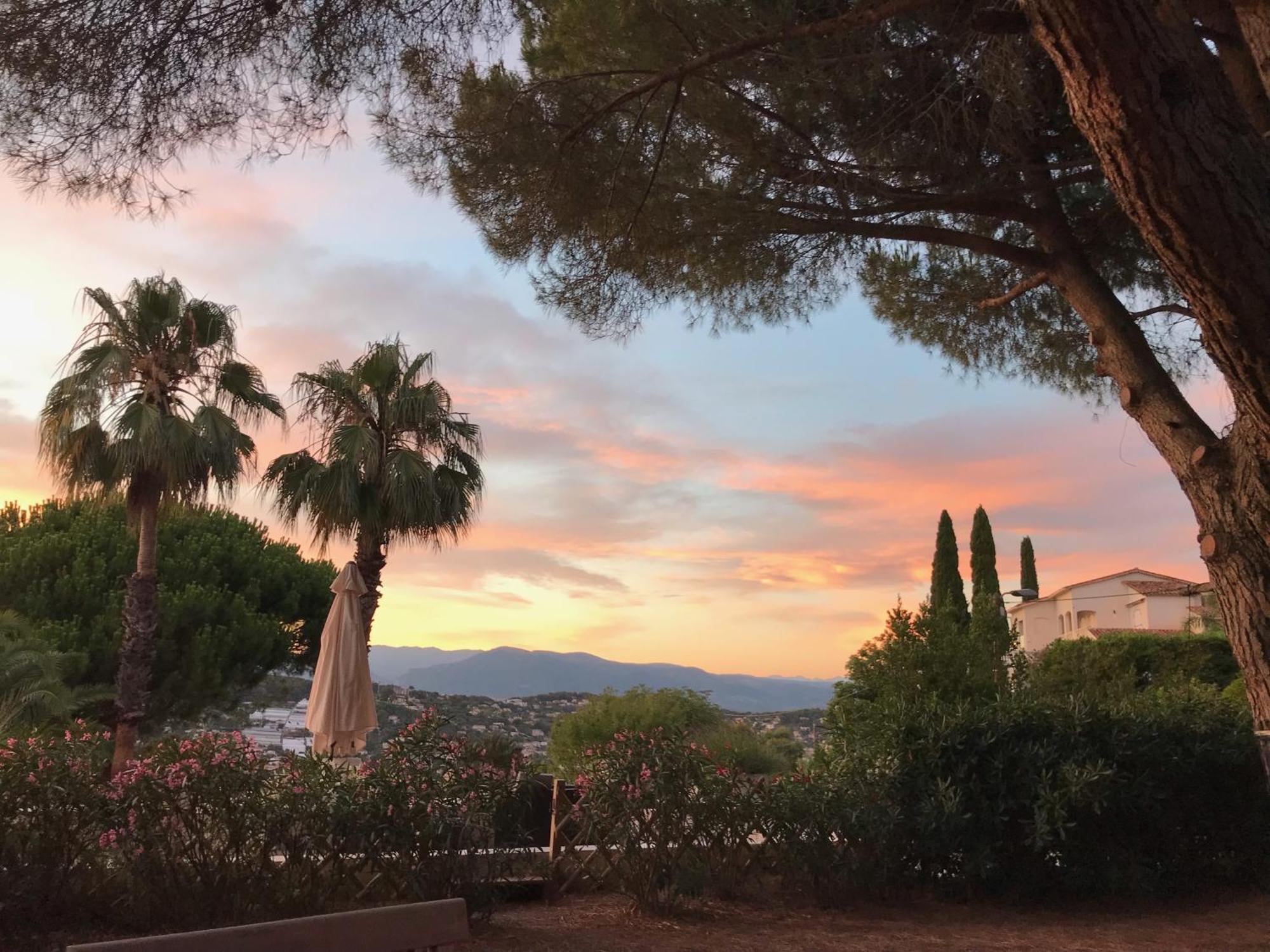 Haus Mit Garten Ueber Der Bucht Von Cannes Vallauris Extérieur photo