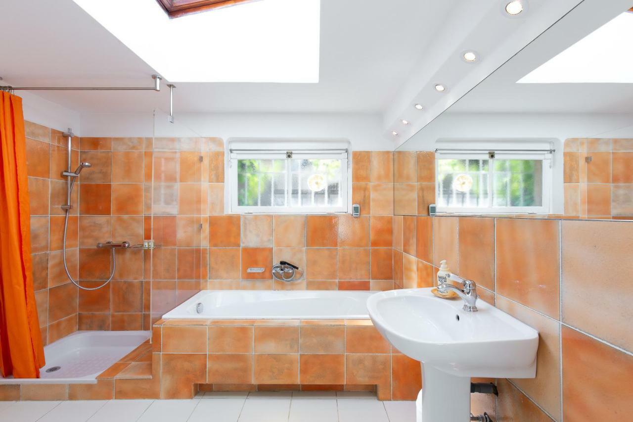Haus Mit Garten Ueber Der Bucht Von Cannes Vallauris Extérieur photo